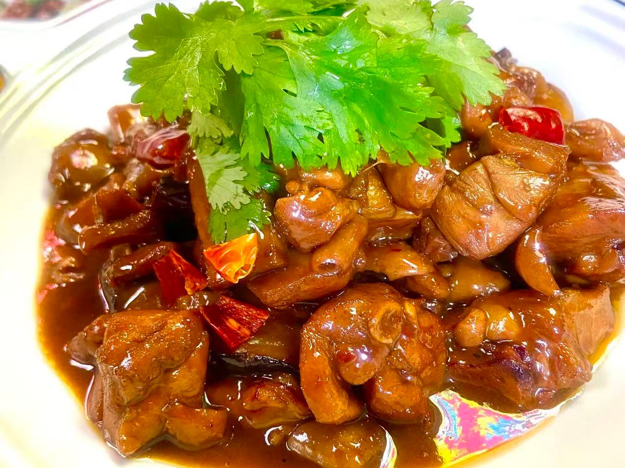 菌香る黄燜鶏
