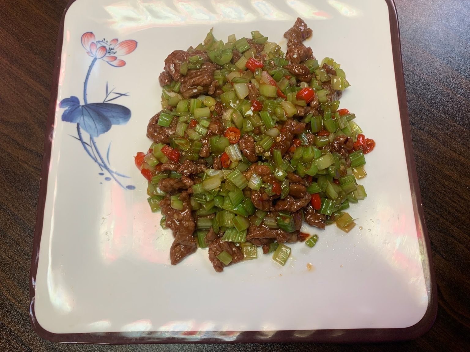 セロリと牛ひき肉の炒め物